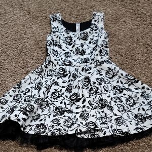 Beauties Girls Formal Dress Size 7 | White Velvet Floral Party Dress